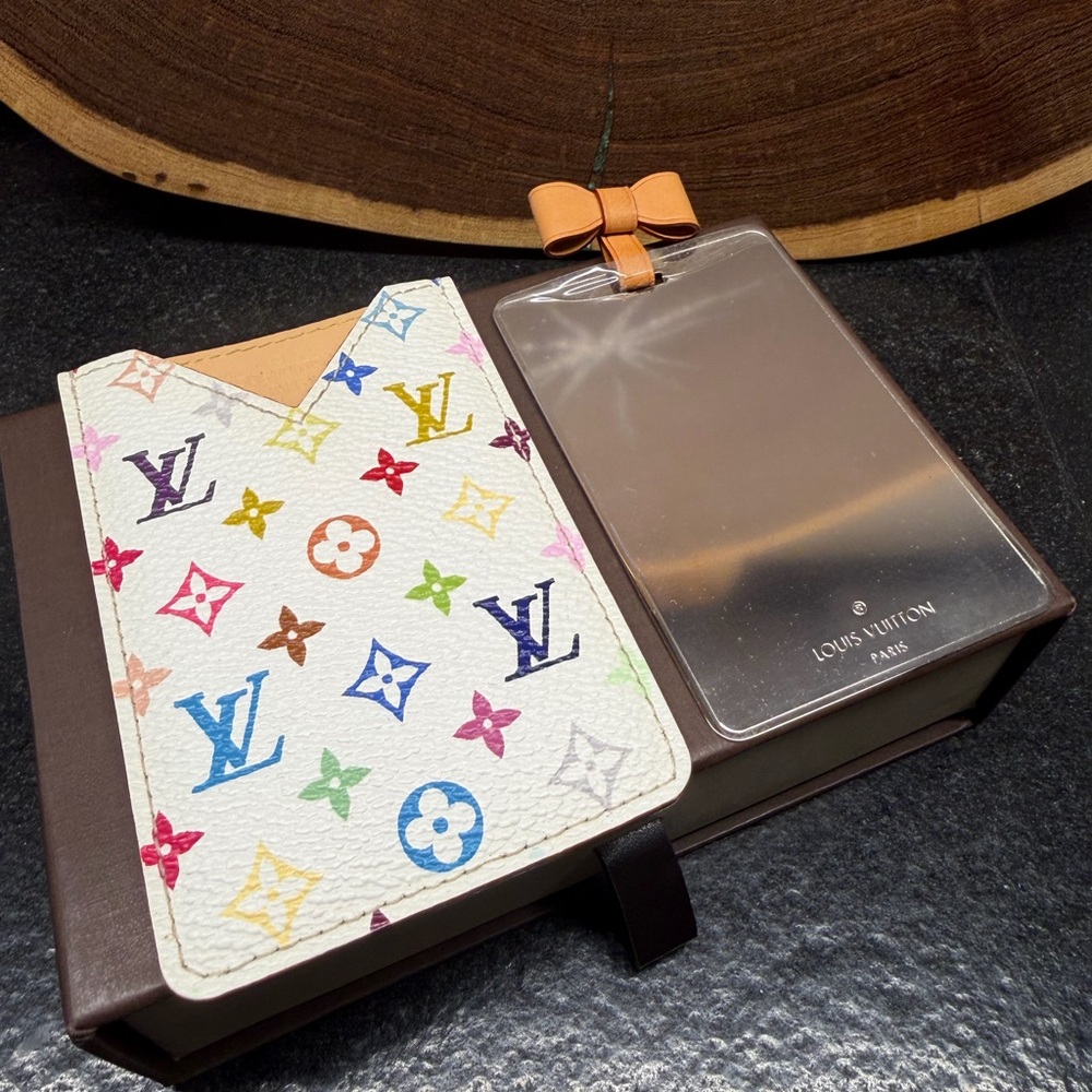 🩷New/Like New💙 Louis Vuitton x Murakami Etui Miroir in White - Stunning✨